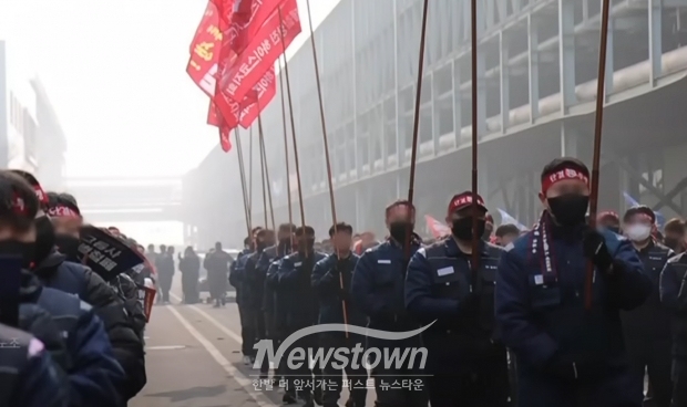 노조 파업으로 공장 폐쇄 결정을 내린 현대제철 당진공장/연합뉴스TV 방송화면 캡처
