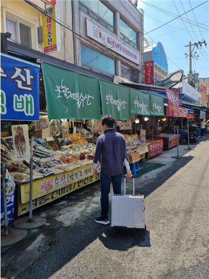 포항시는 여름철 기온 상승으로 인해 발생할 수 있는 비브리오패혈증 등 수산물 관련 식중독을 예방하고자 오는 9월까지 2개월간 집중 점검을 실시한다
