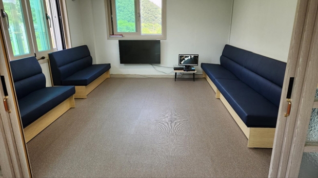 경주시 경로당에 맞춤형 소파 제작 설치