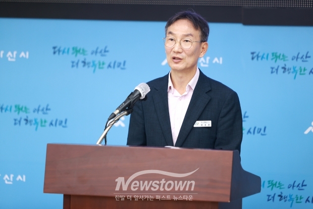 방효찬 도시개발국장이 8월 26일 정례브리핑에서 “아산시 인구는 최근 1년간 약 8,300명이 증가해 39만8천여 명(2025년  7월 기준)에 달한다”며 “내년이면 40만을 넘어설 것으로 전망된다. 기업 유치, 주거환경 개선, 스마트도시 기반 확충으로 50만 자족도시 실현에 속도를 내겠다”고 밝혔다.