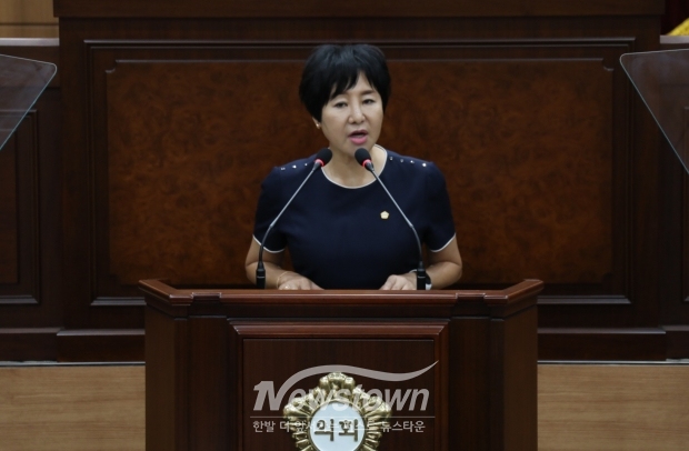김해시의회 이미애 의원이 12일 제273회 김해시의회 제2차 임시회에서 5분 자유발언을 하고있다./김국진기자