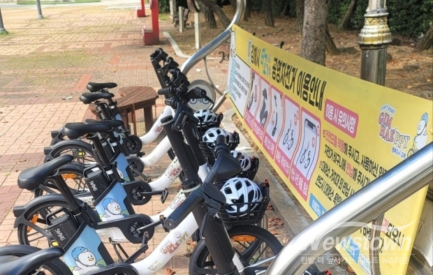 김해시 '타고가야' 공영자전거 안전모 비치