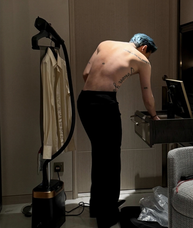 G-Dragon SNS