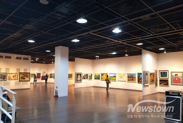 윤슬미술관 전시회/김해시