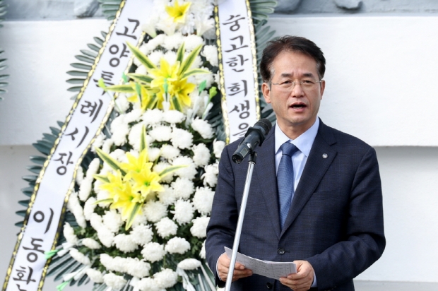 '2025 CALL HERO 필리핀 참전영웅 호명추모식’에 참석해 추모사를 하고 있는 이동환 고양특례시장