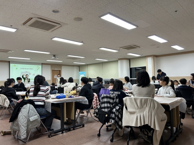 창원특례시,‘손으로 함께하는 가족’가족사랑의 날 6차 진행됐다/창원특례시