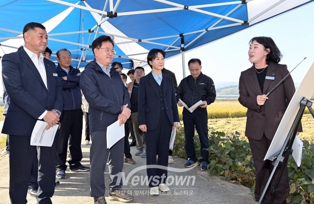 이승돈 농촌진흥청장 벼 수확 및 수매 현장 방문