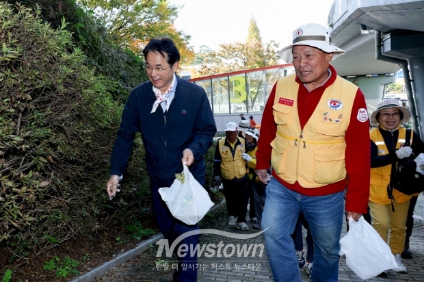 이동환 고양시장, ‘지구를 살리자’ 적십자회원 걷기대회 동참