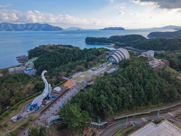 고성군이 ‘공룡의 고장’이라는 명성에 걸맞게 국내 최초 공룡전문박물관인 고성공룡박물관을 첨단 체험형 스마트박물관으로 전면 리모델링한다/고성군