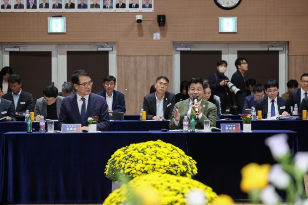 고성군이 제안한 ‘포인트 충전 방식’ 전환 요구를 받아들여 2026년 사업부터 적용하는 방안을 확정했다/고성군