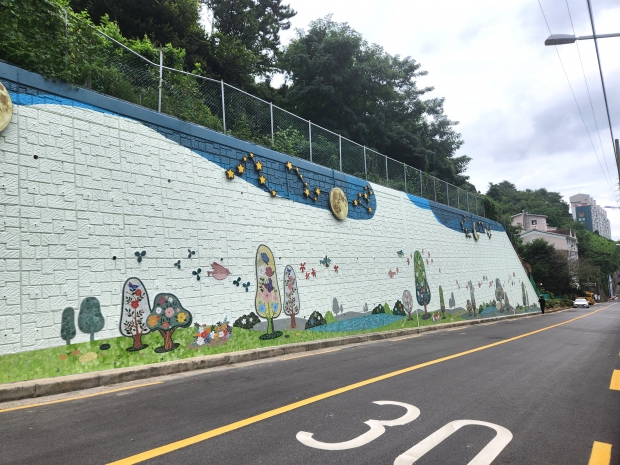 활천동 디자인옹벽/사진 김해시