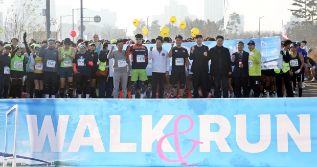 출발 전 첨석 내외빈의 기념촬영