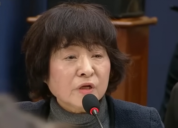 12일 동북아역사재단 업무보고에서 이재명 대통령이 제기한 이른바 ‘환빠 논란’에 대해 “환단고기는 역사적 기록 문헌이 아니다”라고 답하는 박지향 이사장/전주MBC 뉴스화면 캡처