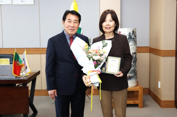 필립모리스 윤희경 대표, 도지사 표창 수상/사진 양산시 제공