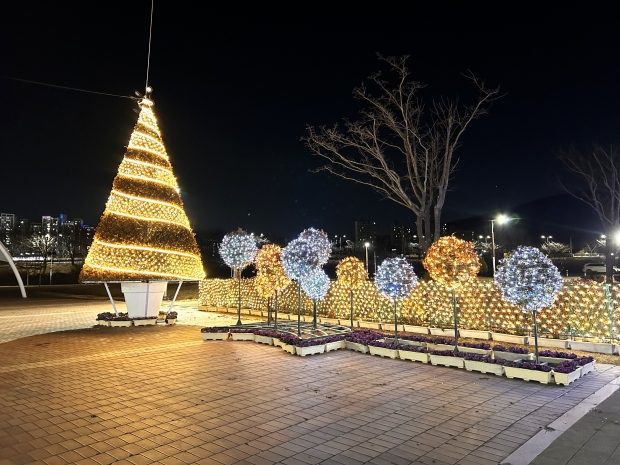 황산공원 불빛정원4/사진 양산시 제공