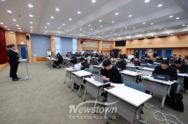 김돈곤 청양군수 2025년 군정 성과 및 2026년 추진 계획 언론브리핑