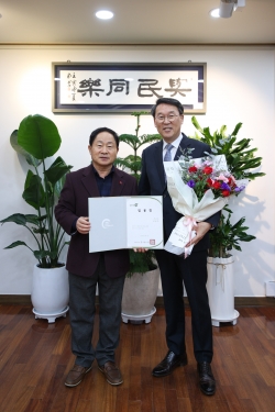 왼쪽부터 주광덕 남양주시장, 김상수 부시장