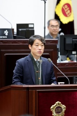 이용창 교육위원장, 교원·교직원 처우 개선 요청 / 인천시의회
