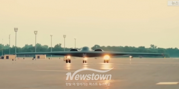 이란 공습을 위해 출격하는 미 공군 B-2 스텔스 폭격기/TV조선 뉴스 캡처
