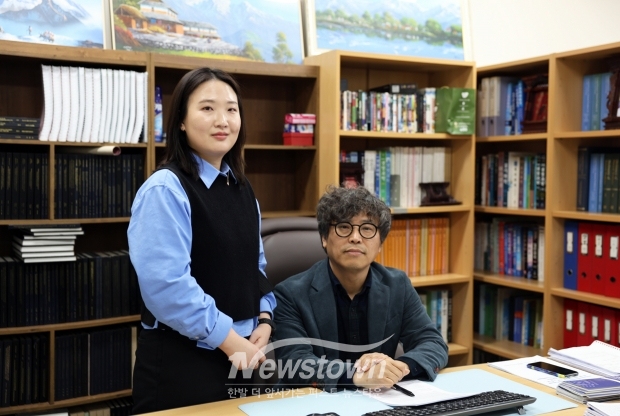 선문대학교 유전체 기반 BioIT 융합연구소 연구팀 한소라 교수, 오태진 교수(사진 / 호서대학교 제공)