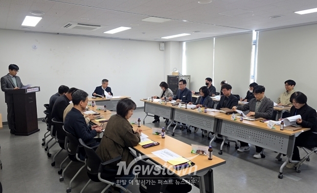 하천·계곡 불법점용 시설 정비 대책 TF팀 회의(사진 / 아산시 제공)