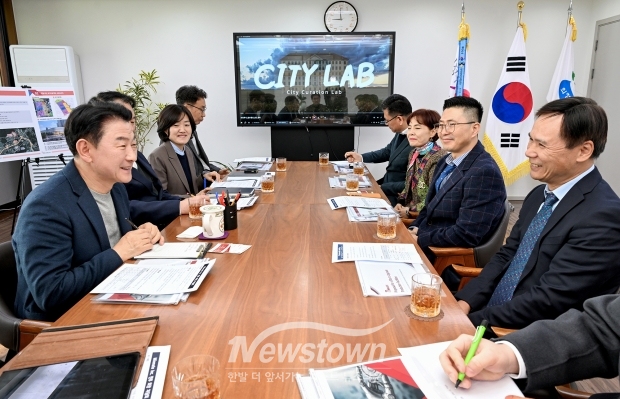 의정부시와 대만의 산업용 러기드 컴퓨팅 솔루션 개발 및 제조 기업인 ‘윈메이트(Winmate Inc.)’의 켄 루(Ken Lu) 회장 등 기업 관계자가 향후 협력 가능성에 대해 논의했다.