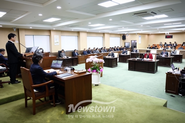 제318회 임시회 제2차 본회의(사진 / 청양군의회 제공)