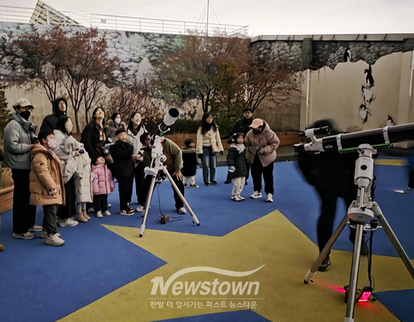 인천시설공단(이사장 김재보) 인천어린이과학관이 어린이와 가족들에게 특별한 과학적 체험 기회를 제공하고자 24일 「천체관측교실」을 운영한다. / 인천시설공단