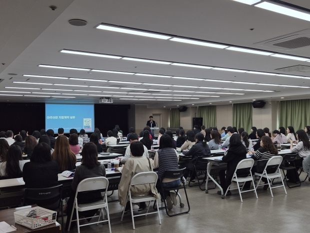 회계담당자들이 ‘2026년 상반기 계약 실무교육’을 받고 있다