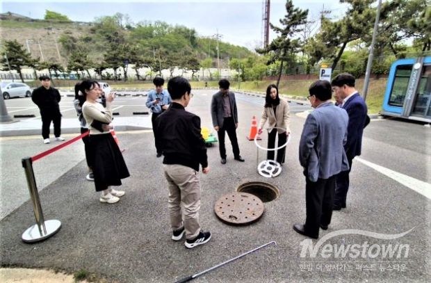 자동채수기 시연 현장 모습. /시흥시<br>