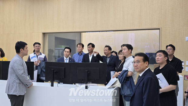 김진규 민선9기 검단구청장 당선인과 검단구청장직 인수위원회는 지난 19일 검단구 출범을 앞두고 주요 공공시설과 복지 현장을 방문해 운영 현황을 점검하고 현장의 목소리를 청취했다. / 검단구