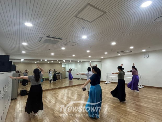 남동문화재단은 ‘2026년 남동생활문화센터 하반기 정기대관’ 심사 결과 생활문화 동아리 17개 팀을 최종 선정했다. / 남동구