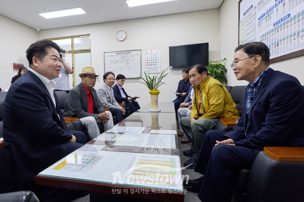 오세현 아산시장, 대한노인회 아산시지회 방문(사진 / 아산시 제공)