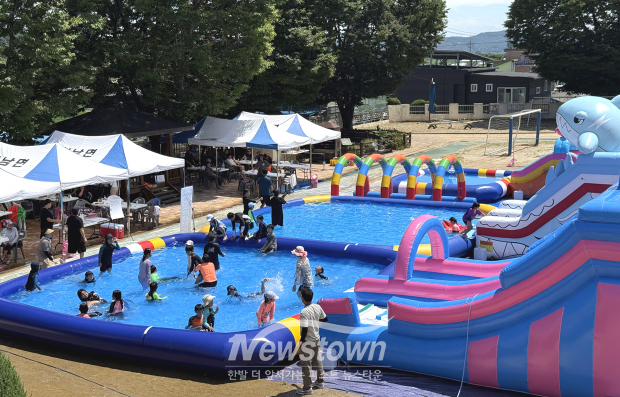 여름방학 릴레이 돌봄 물놀이장(사진 / 청양군 제공)