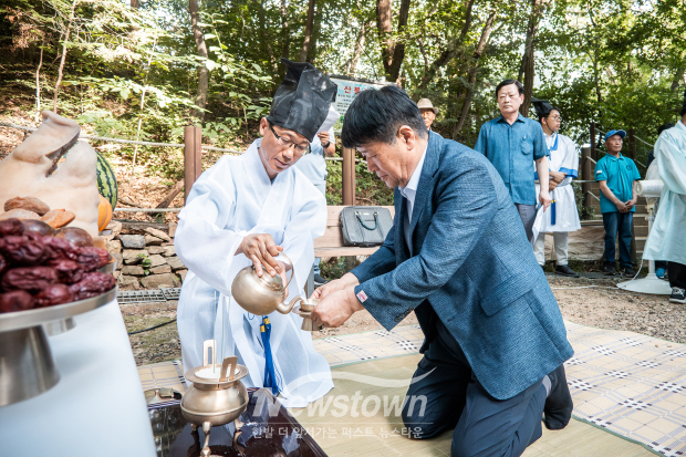 계양구는 지난 13일 오후 5시 효성동 약수터 입구 도당에서 ‘효성동 도당제’를 봉행했다. / 계양구