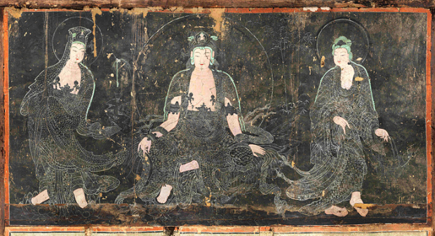 양산 신흥사 대광전 후불벽 뒷면에 그려진 ‘삼관음보살벽화’. 검은 바탕에 수월관음과 백의관음, 어람관음을 섬세하게 표현했다./사진=경남도